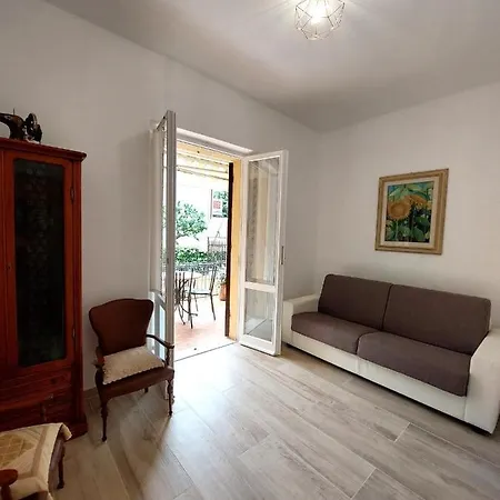 Vacanze Via Blum شقة
